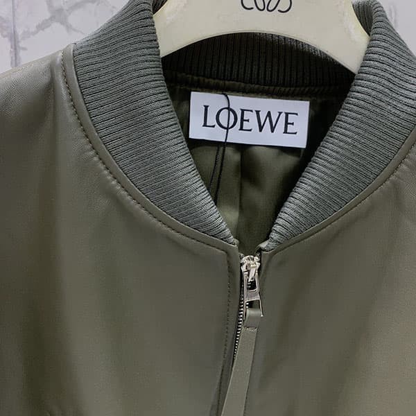 最安値挑戦 ロエベ グリーンレザージャケット 偽物 low39796